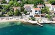 Апартамент Мимоза Баошичи, частни квартири в града Baošići, Черна Гора